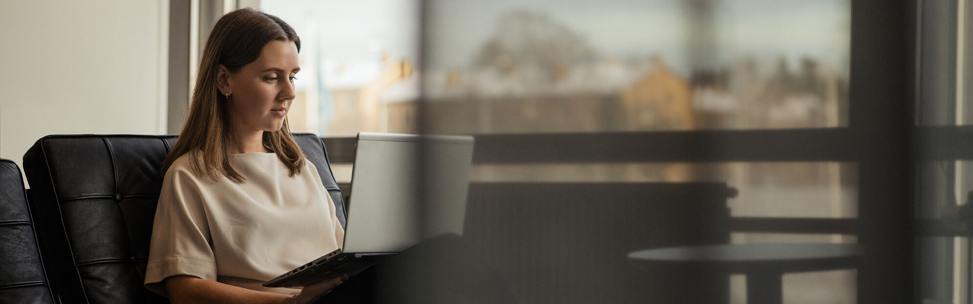 bravida_1920x600-office-workers-6