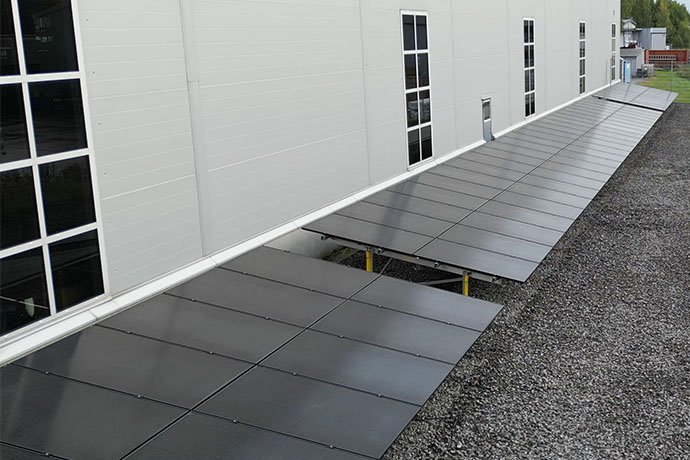 Solcellspaneler installerade av Bravida.