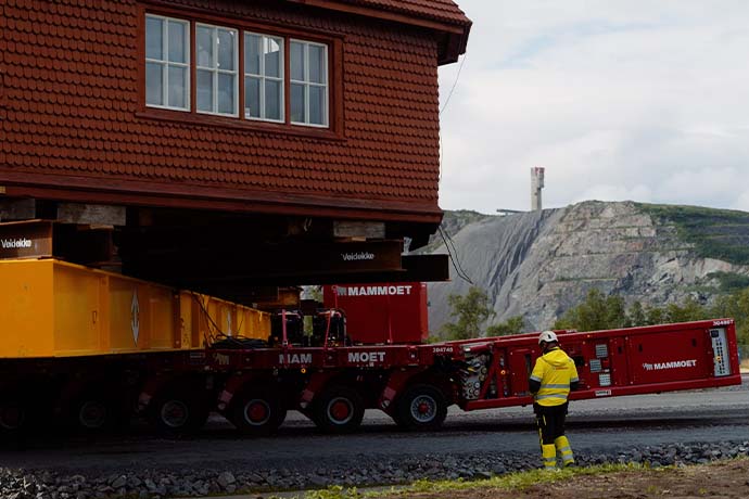 Flytten av Kiruna kyrka augusti 2025