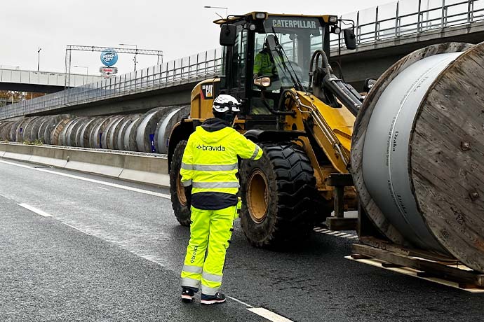 Bravida medarbetare på arbetsplats Förbifart Stockholm 