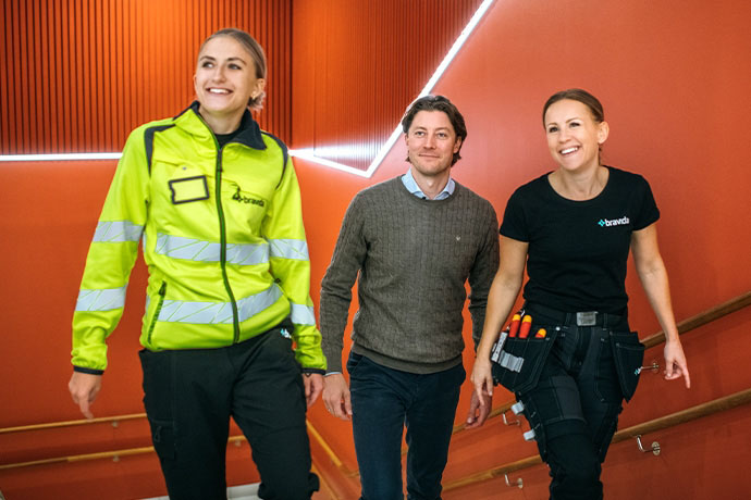 Bravida medarbetare och kund