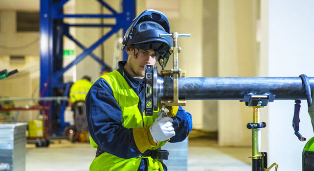 En vs-tekniker under arbete