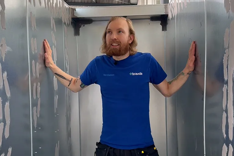 Hampus Holmberg, plåtslagare hos Bravida i Malmö